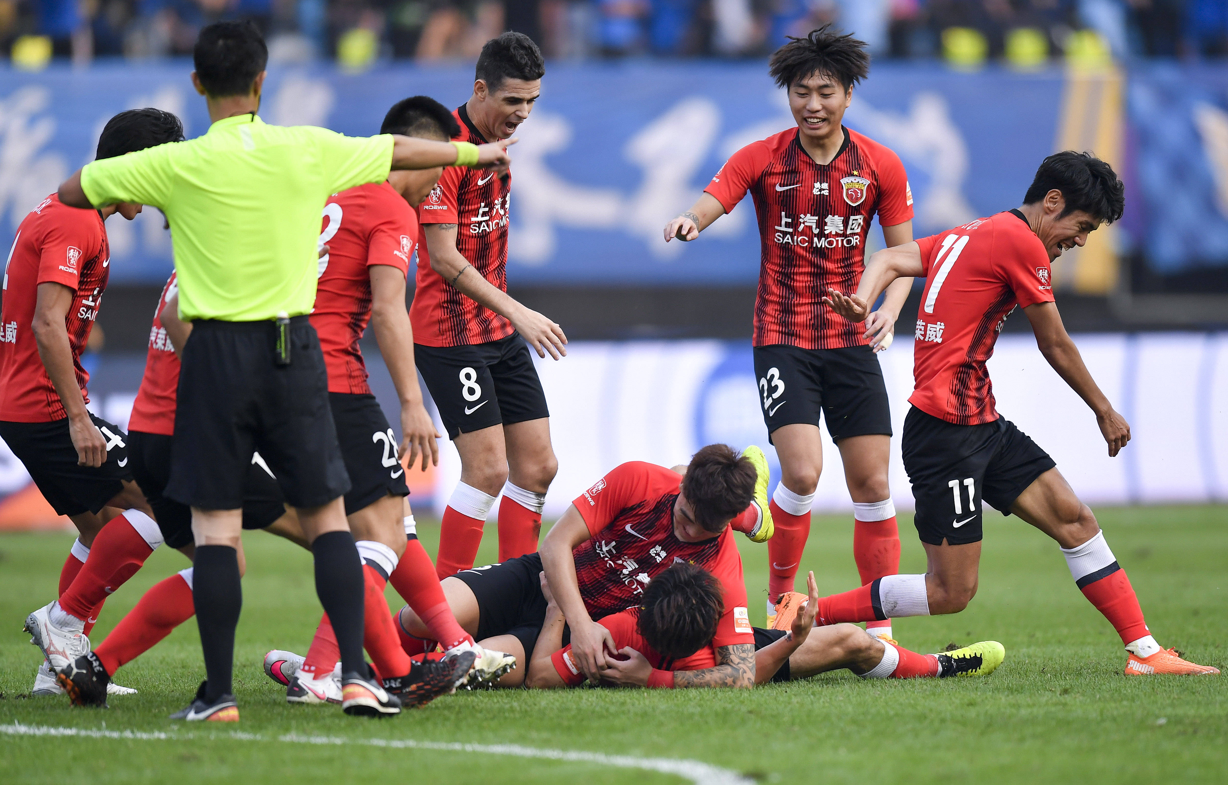 更反映出球 更反映出球